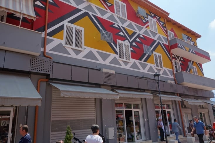Les facades colorées de Tirana