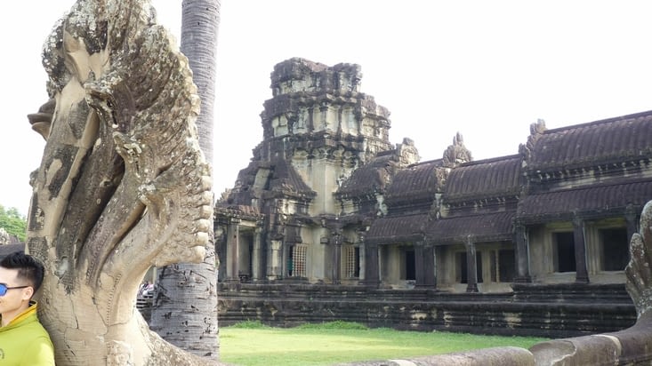 Angkor Wat et une tête de Naga
