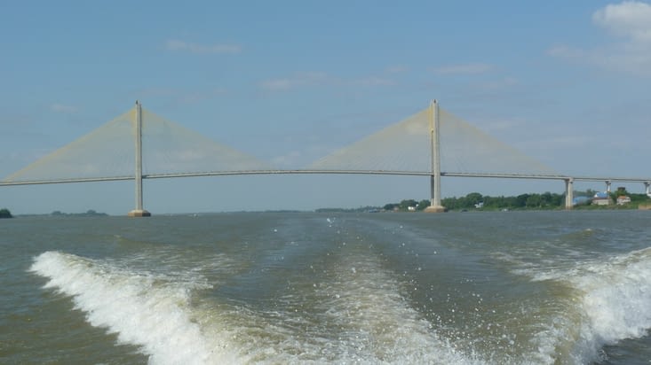 Pont Neak Luong