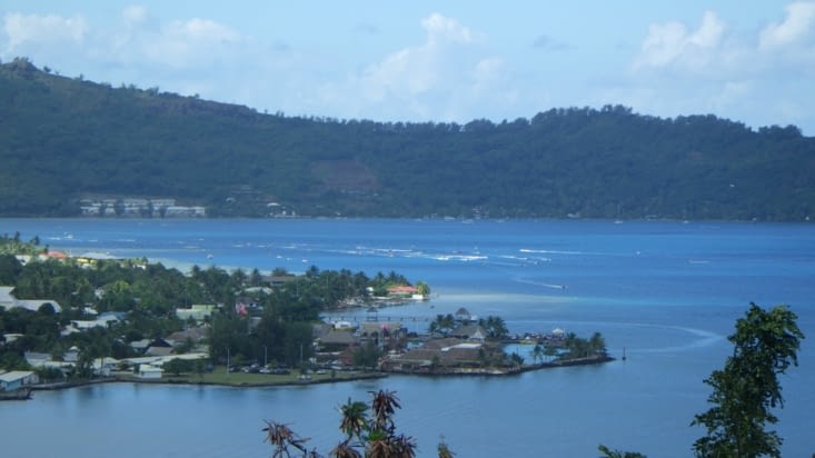 course de Va'a au loin