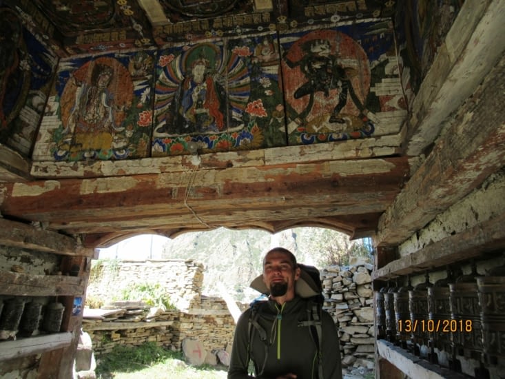 Autre Stupa avec moulins à prières