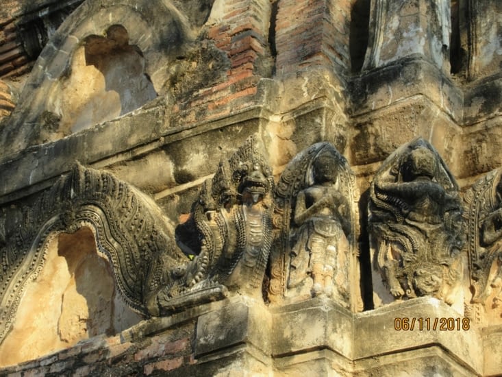 Détail d'une tour khmer (chedi), d'inspiration brahmanique (hindouisme)