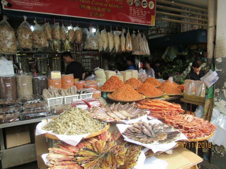 Visie du marché central Psar Thmey _ rayon poisson séché