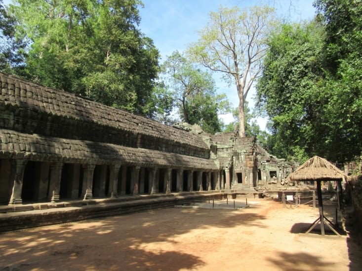 Ta Prohm, le site commence a être restauré, notamment tout cette aile