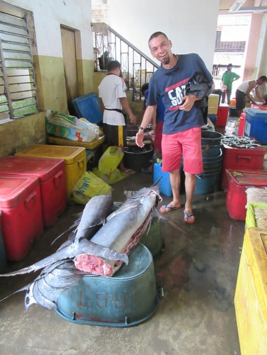 Gros poisson au marché de Sibulan