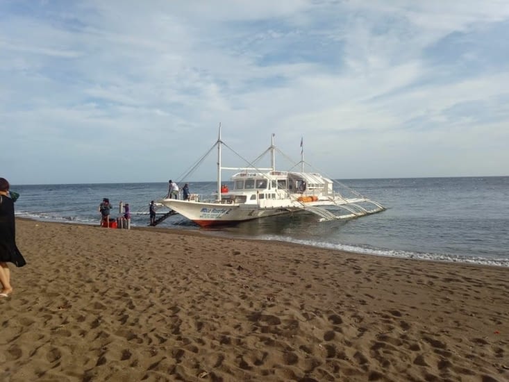 Sortie à l'île d'Apo, notre bateau !!