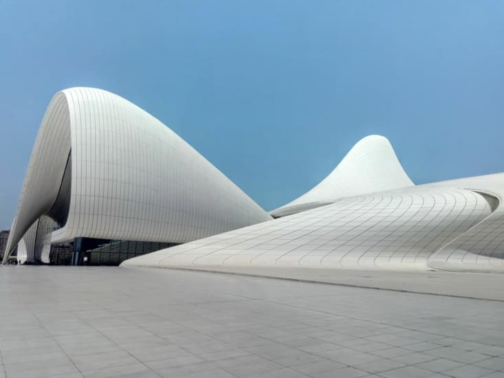 Bakou - Centre Heydar Aliyev par l'architecte Irakienne Zaha Hadid