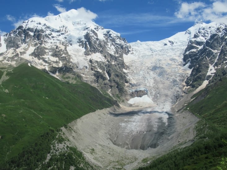 Belle vue sur le glacier Adishi