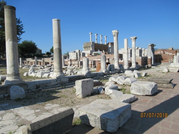 Vue d'ensemble du site partiellement restauré