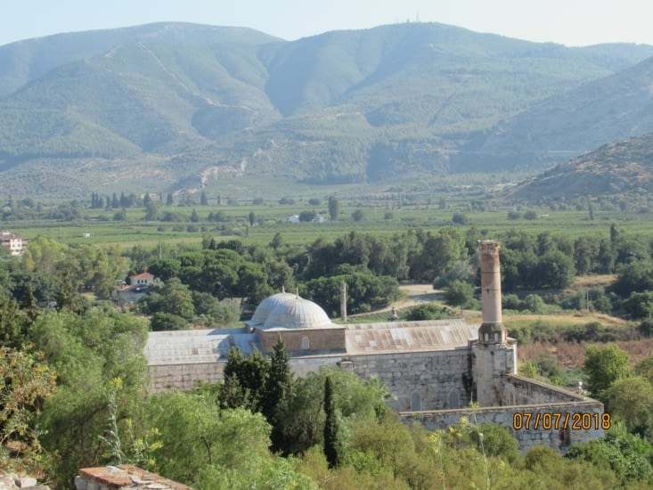 Vue sur la mosquée depuis la basilique Saint Jean