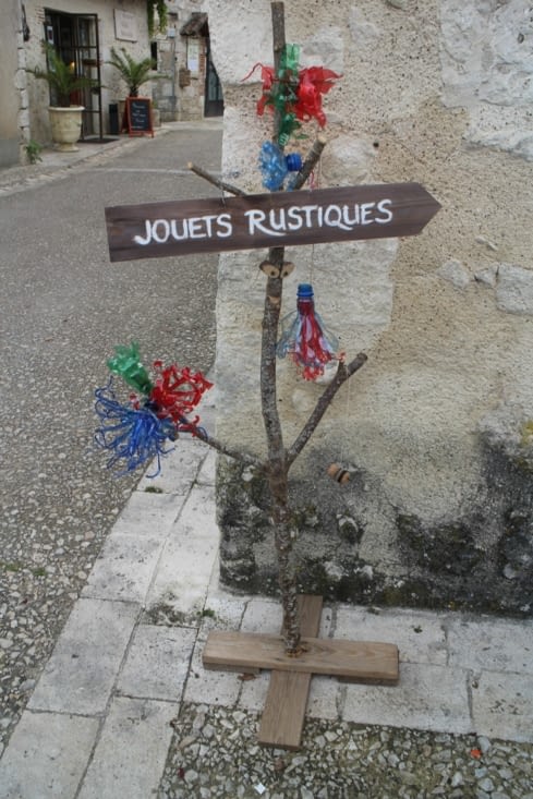 Venez découvrir le musée des jouets rustiques
