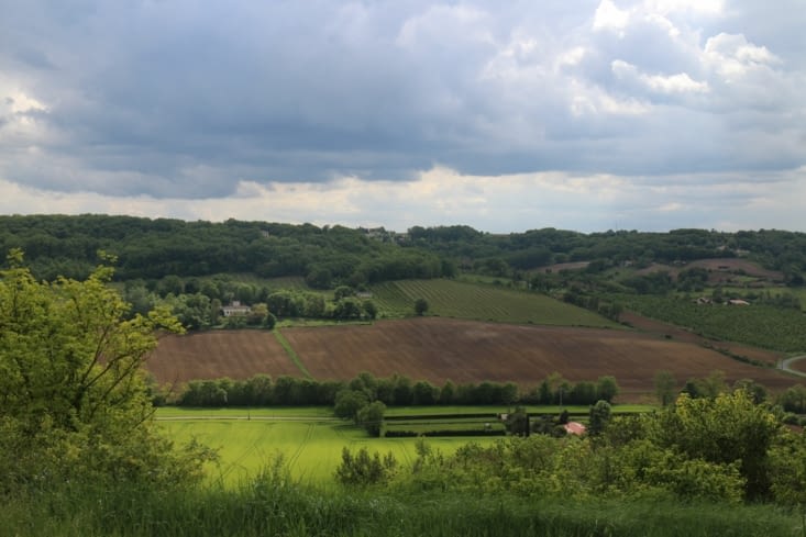 Village surplombant la vallée du Lot