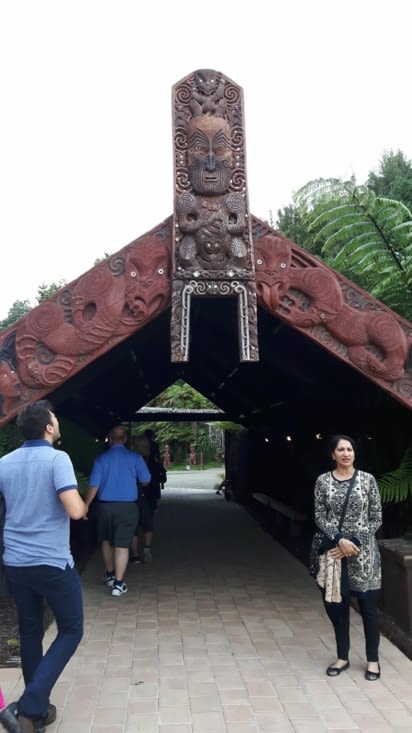 Arrivée chez les Maoris