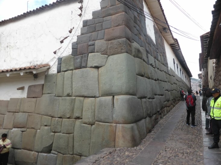 Rue de Cuzco avec des fondations Inca