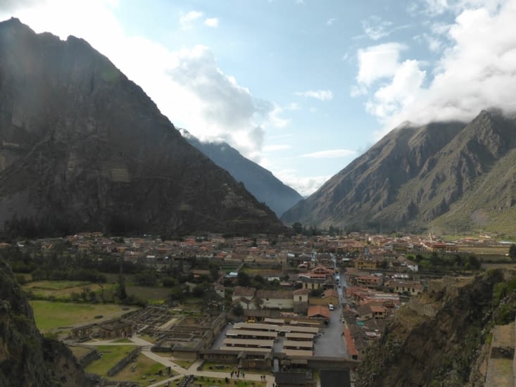 Vue d'Ollantaytambo de la forteresse