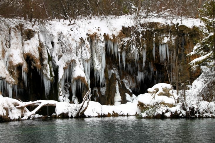 Ainsi, le parc national de Plitvicka Jezera se montre dans son manteau d'hiver. Féerique !