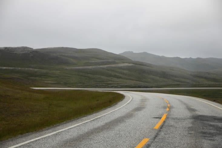 Sur la descente, nous commençons à deviner le paysage.