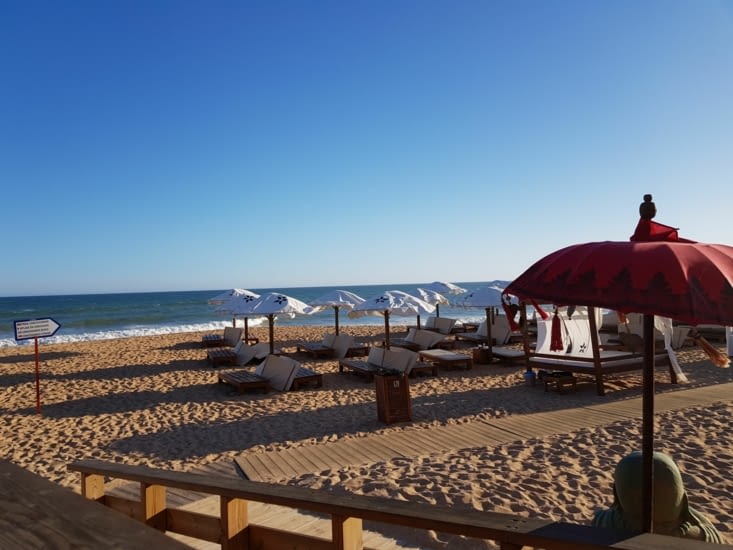 Plage à l'est de Albufeira, 1er mojito, cool.     VOTRE PROCHAIN CONTENU SERA INSÉRÉ ICI
