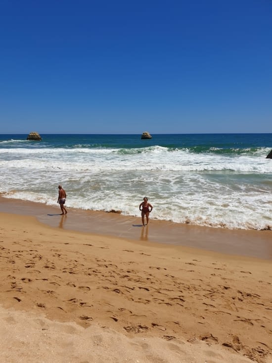 Praia da Rocha, frisquet mais nous nous baignons