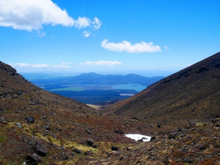 La longue descente commence