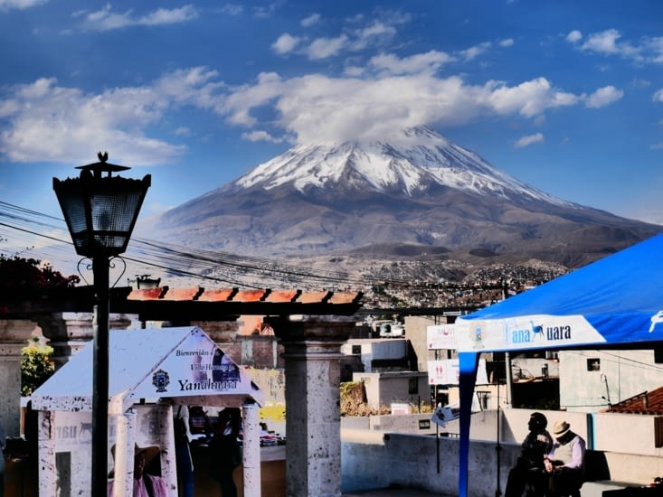 Point de vue sur le volcan Misti