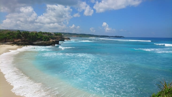 Petite plage sympa à Nusa Lembogan