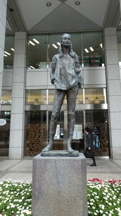 La cour de la Mairie