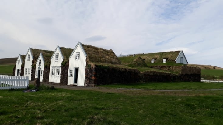 Grenjaðarstaður