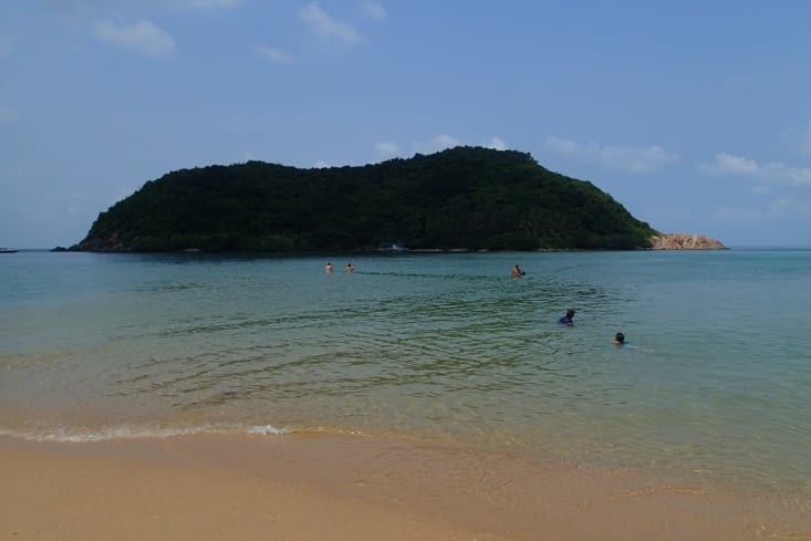 Direction la presqu'île de Ko Ma accessible à pied par un banc de sable immergé.