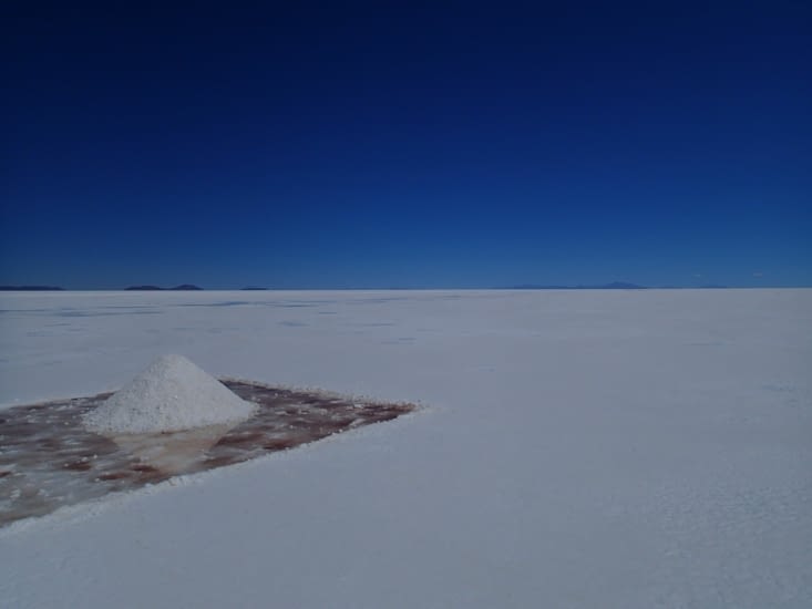 Arrivée dans le désert de sel d'Uyuni. 90% du sel mondial vient d'ici.