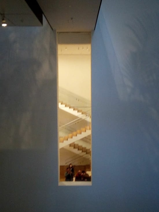 Après 22h non stop à part une mini sieste d'une heure à l'hôtel, les loulous visitent une partie du MoMa avec nous ...les râleries n'arrivaient pas à la hauteur des cernes ;-) !!!