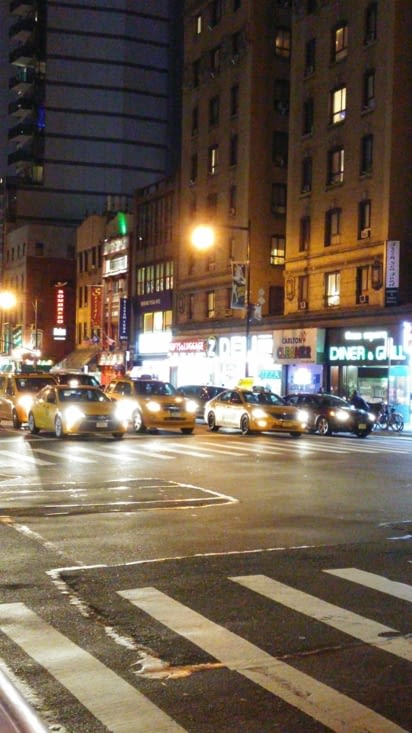 Et pendant ce temps les yellow cabs poursuivent leurs courses .... (spéciale dédicace pour V.C.)
