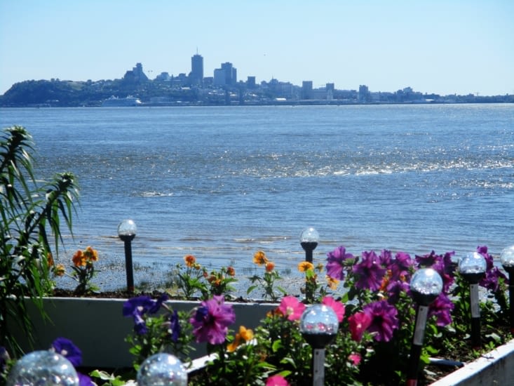 Vue sur le fleuve Saint-Laurent et Québec