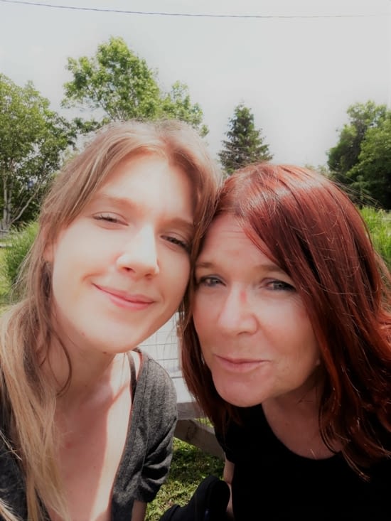 Mère et fille en mode selfies