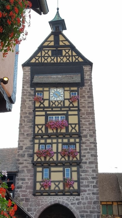 Façade du Dolder côté ville (1291, 1565)