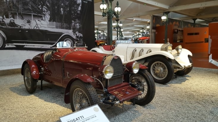 Mercedes biplace sport (en arrière)