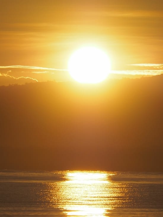 Lever de soleil sur une plage de Lombok
