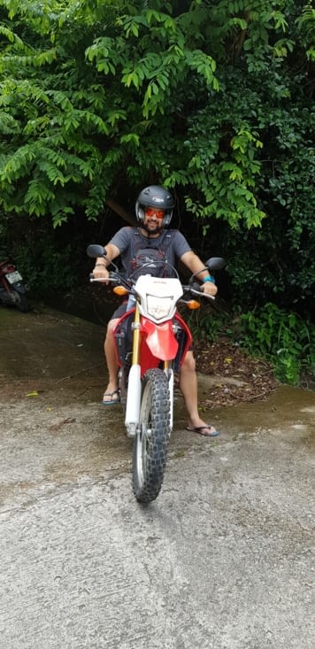 Il est mignon !! Mais surtout content !!!!!!