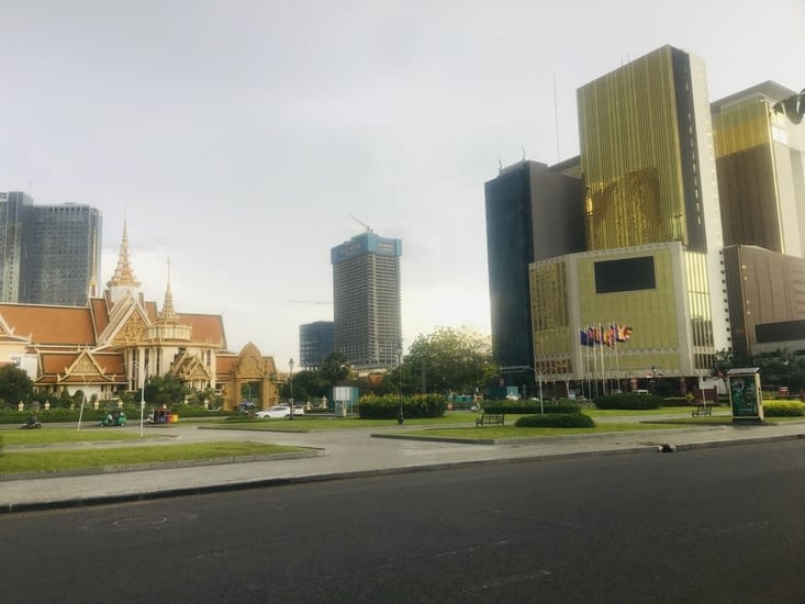 Le contraste de la capitale de Phnom penh