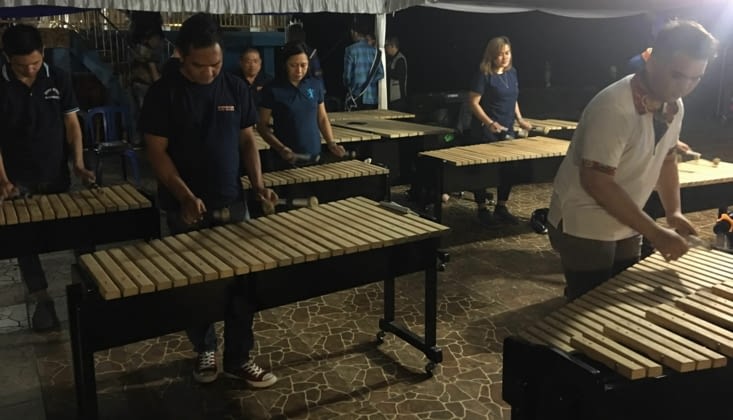 L’instrument et musique typique de Manado : kalintang fait en Bambou