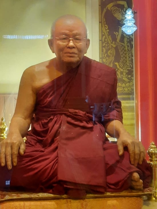 Une réplique d’un monk toujours vivant (99 ans)