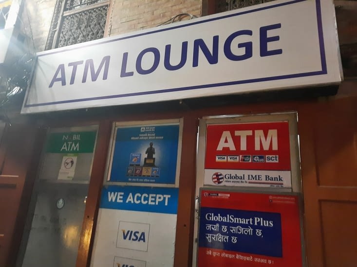 Qu’est ce que peut avoir de « lounge » un ATM ?
