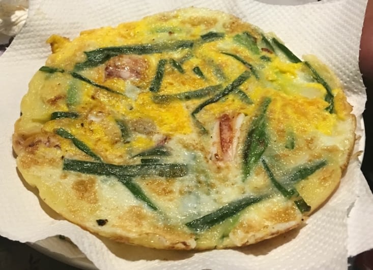 Mi pizza, mi quiche Lorraine, mi omelette : œuf, poisson et algues : trop bon !