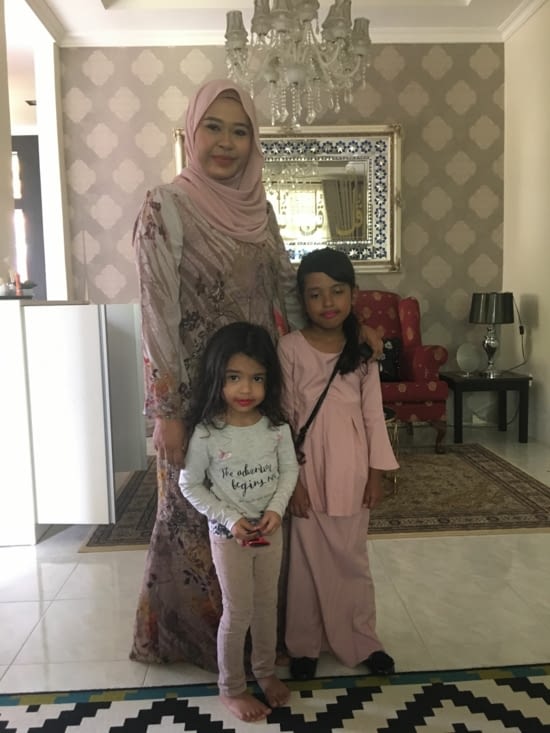 Erin est invité à un mariage ... tenue de circonstance ...