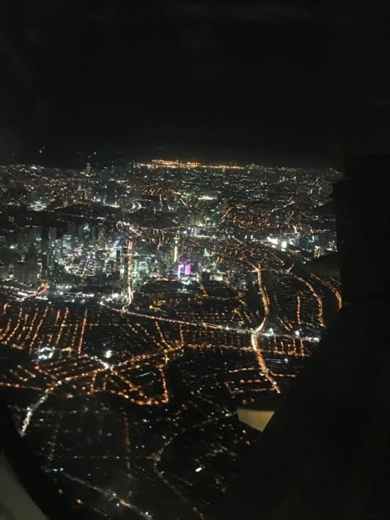 Kuala Lumpur (capitale) en vue (il est 2 h du mat) et ensuite 1 h de taxi !