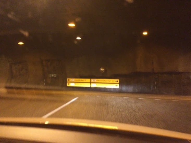 De nombreuses personnes n'ont pas compris nos explications concernant le carrefour dans le tunnel ! Voici donc une photo (très moche !!) de ce qu'on rencontre après quelques kilomètres dans le boyau : un mur et un autre tunnel perpendiculaire !