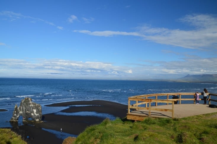 Le site et très bien aménagé et facile d'accès (5 minutes de sentier plat !)