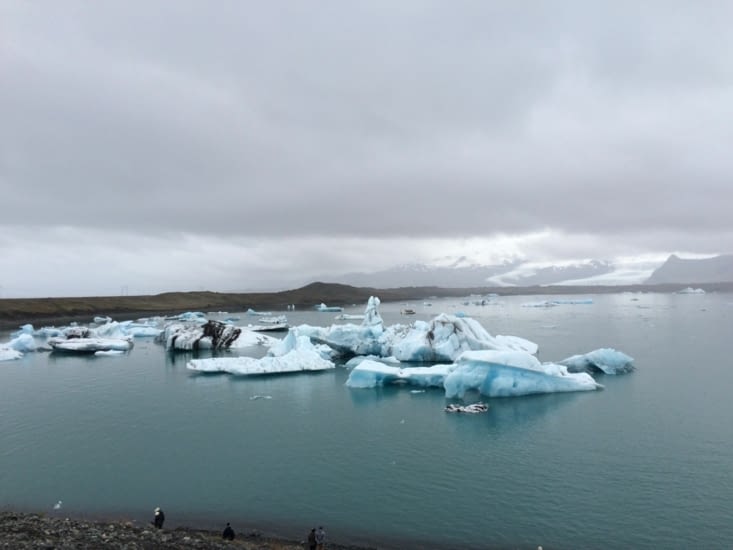 Le Jökulsarlon pour commencer en beauté ! Un lagon glacière qui a notamment servi de décor pour plusieurs films !