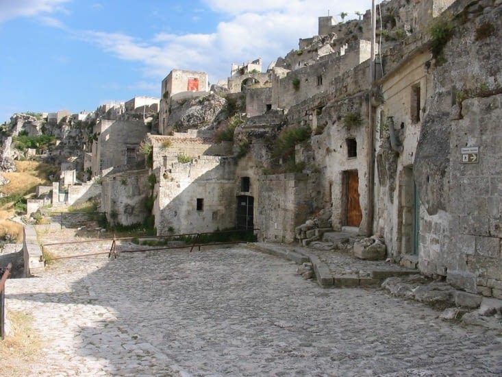 Aucune image de nous concernant Matera, la lumière n'était pas au rendez-vous, ce qui a tout "aplati" sur nos clichés ! Nous ne prétendons pas être des pros de la photo, loin de là ! Toutes viennent de Wikipedia