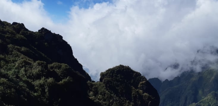Entre nuage et ciel bleu